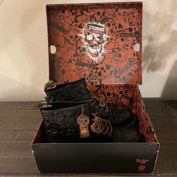 NWT Goonies Dr Martens Collaboration 1460 Men’s 11 / Women’s 12 - Picture 2 of 9